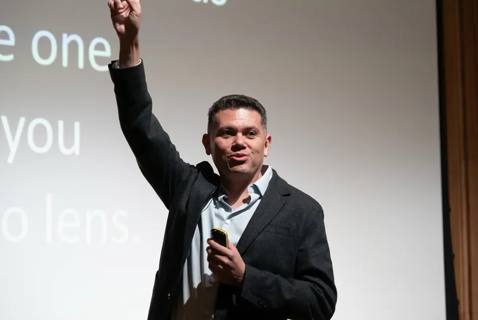 Oscar Rivas durante su ponencia en Transform Trauma Oxford, septiembre de 2026